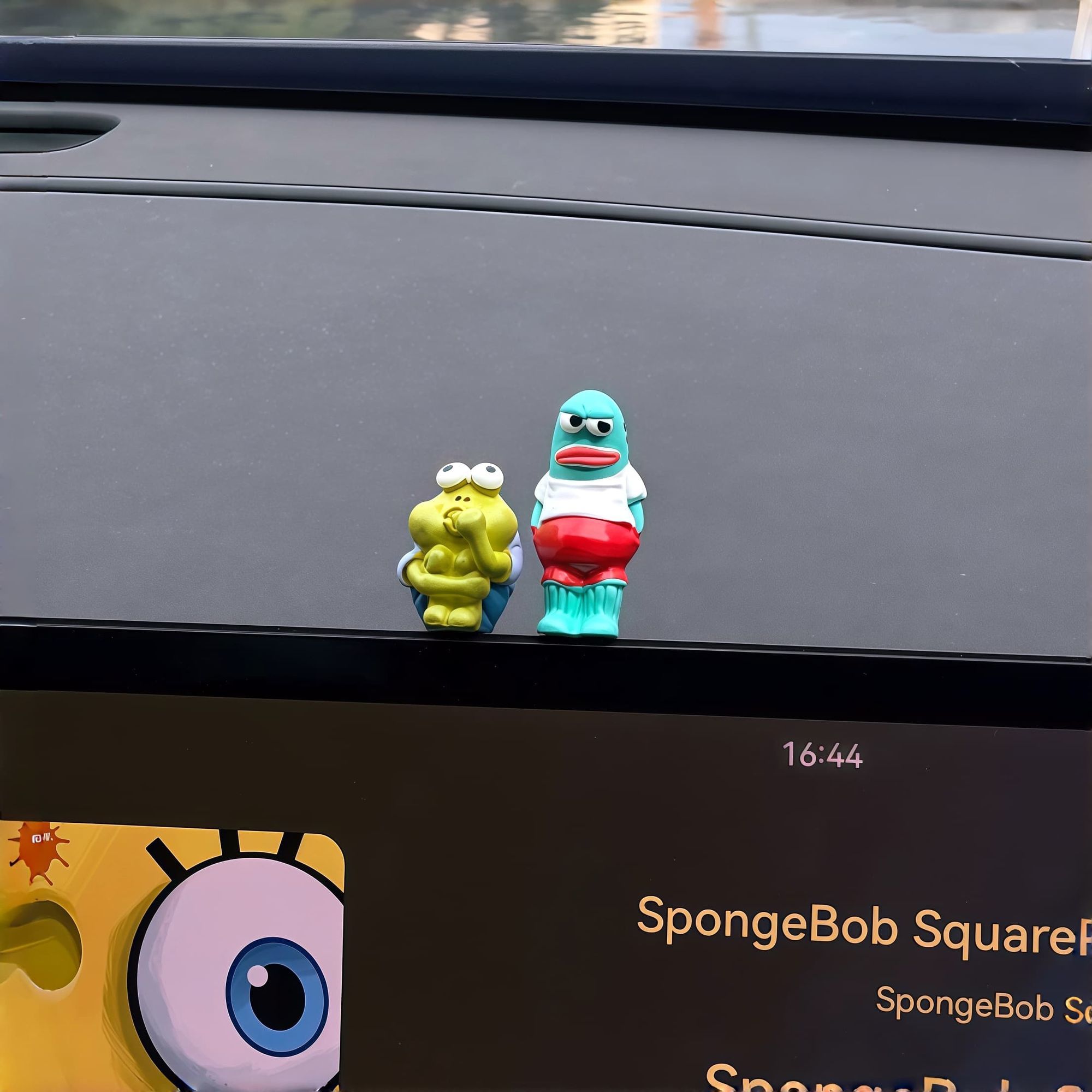 SpongeBob Figurine Ornament Cu - đánh giá và giá Car Accessories Girl
